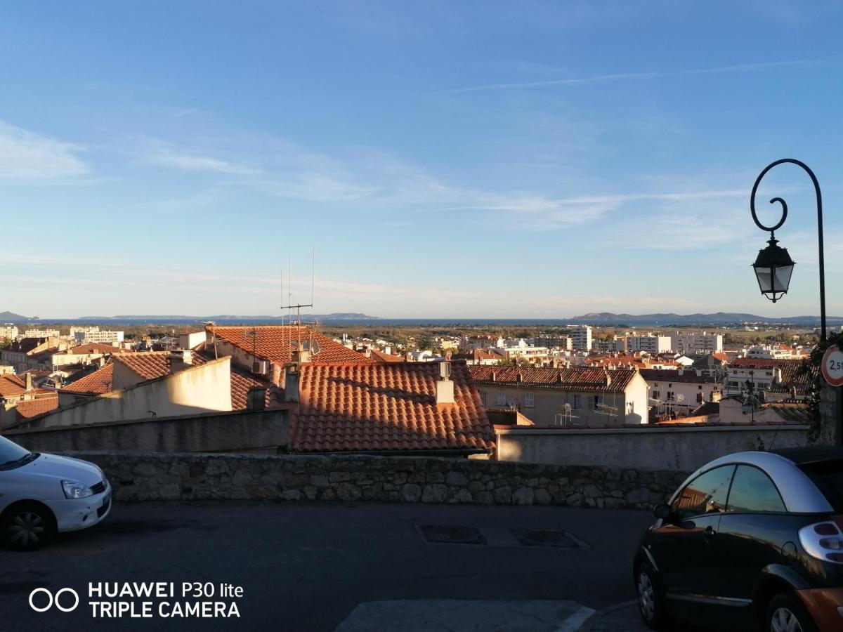 Beautiful Renovated Studio With View- Old Йер Экстерьер фото