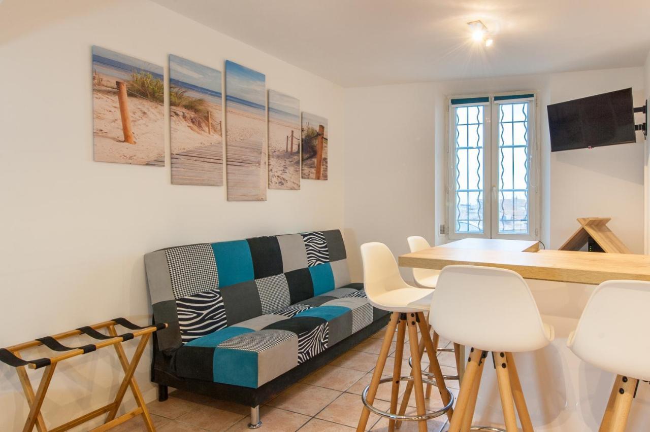 Beautiful Renovated Studio With View- Old Йер Экстерьер фото