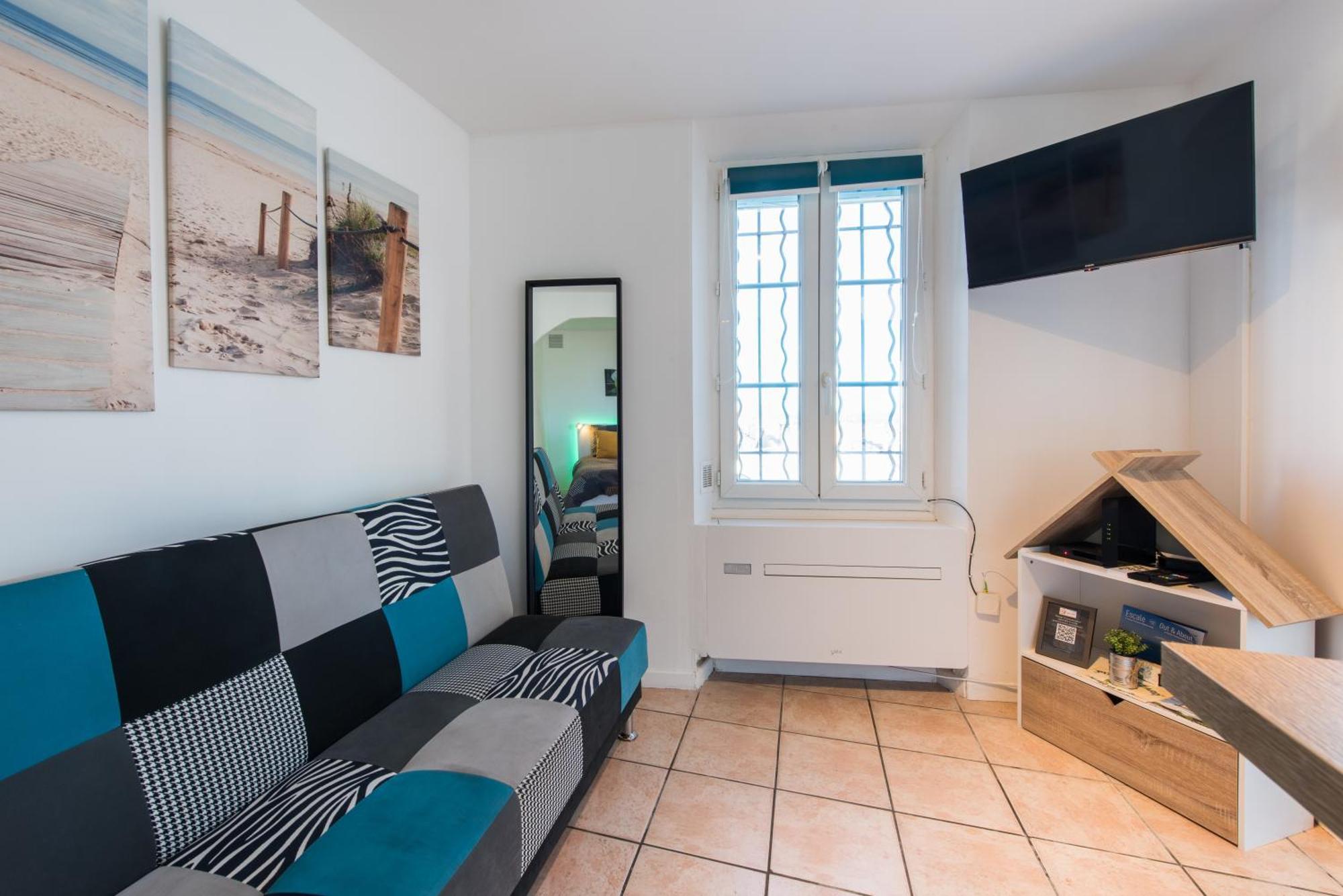 Beautiful Renovated Studio With View- Old Йер Экстерьер фото