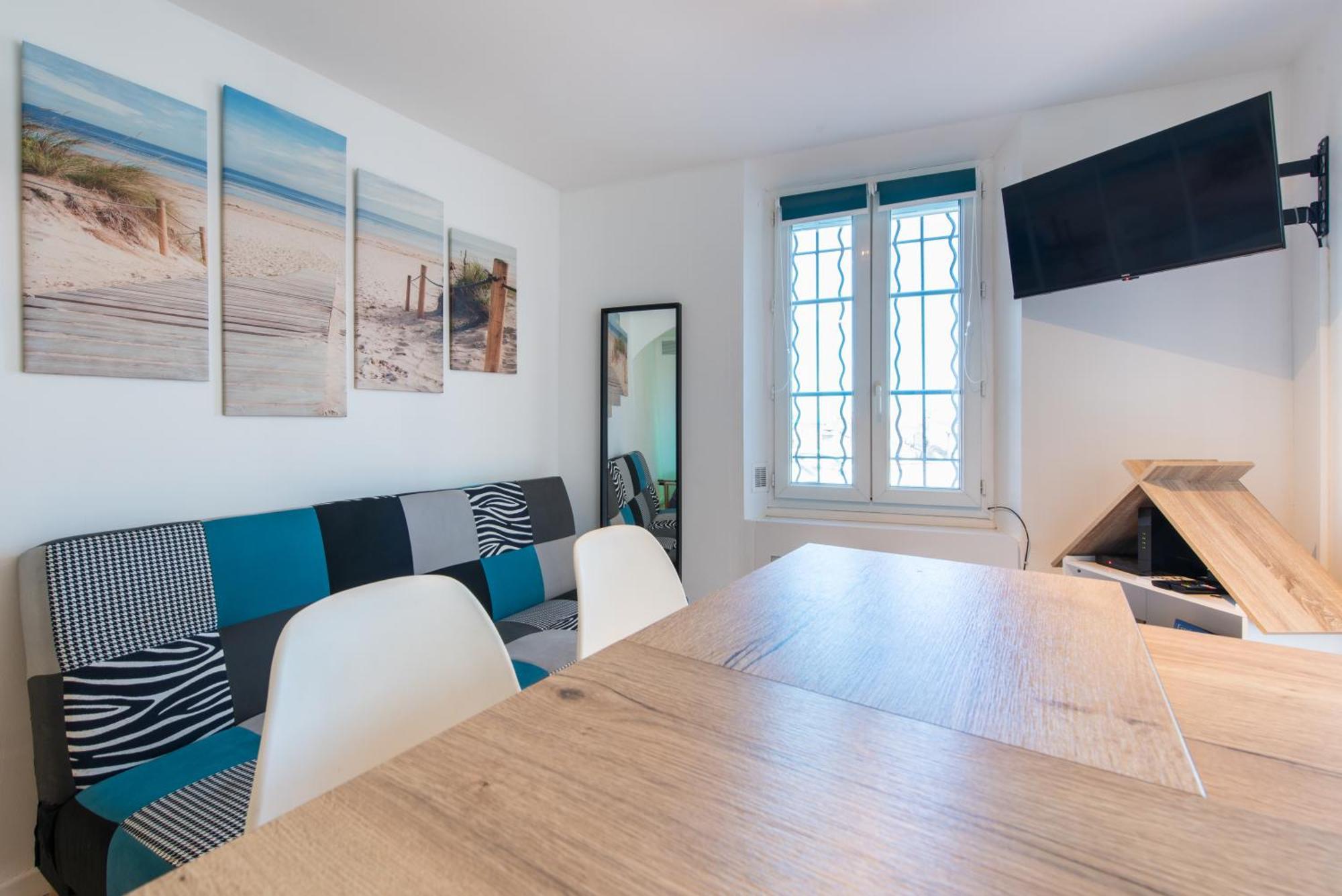 Beautiful Renovated Studio With View- Old Йер Экстерьер фото